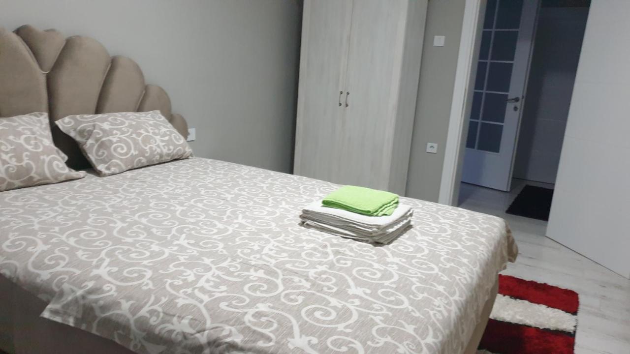 Apartman Sweet Dreams 2 Aparthotel Ni Exteriör bild